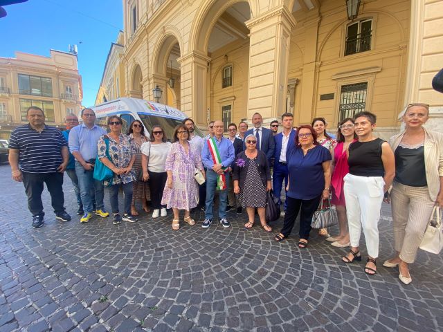 Chieti Parte Dalla Consegna Del Pulmino Il Progetto Promosso Con La